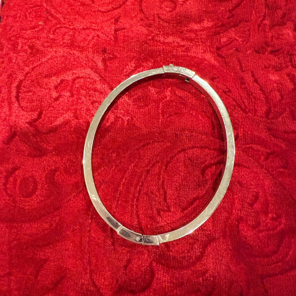 Elegant Silver Women's Bracelet